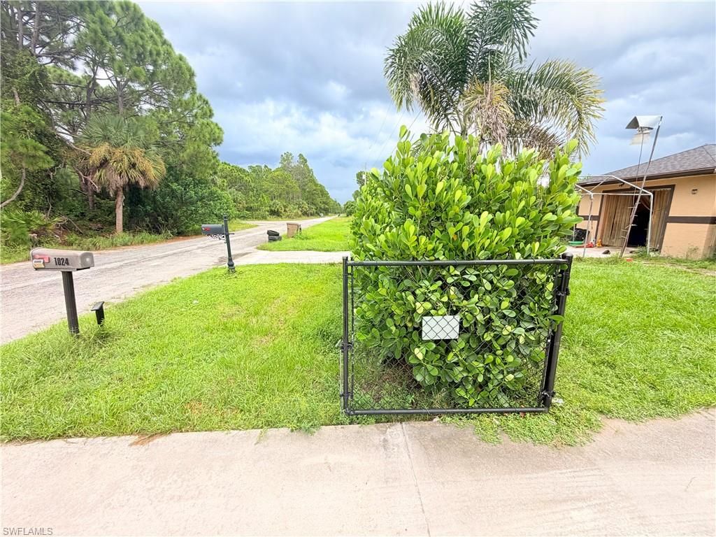 1024-1026 Ainsworth ST E, LEHIGH ACRES, FL 33974 — photo 3