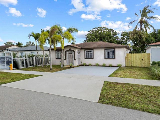 28901 SW 150th Pl, Homestead, FL 33033