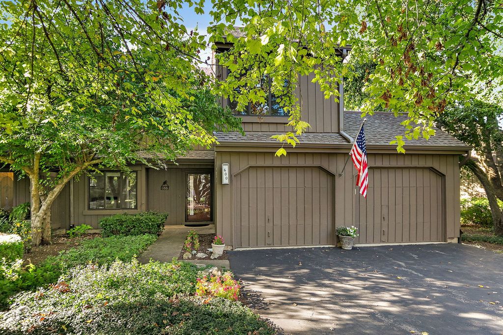 600 OLD BARN Road, Lake Barrington, IL 60010 — exterior