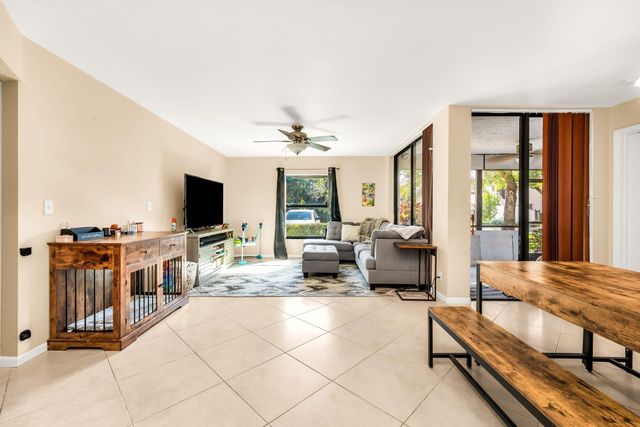 4772 NW 22nd Street 42122, Coconut Creek, FL 33063