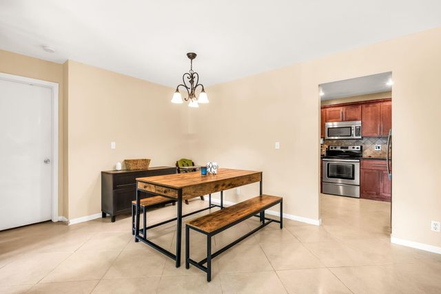 4772 NW 22nd Street 42122, Coconut Creek, FL 33063