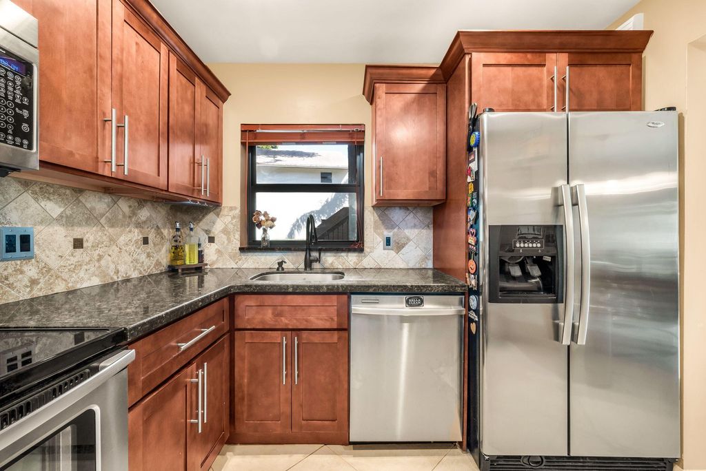 4772 NW 22nd Street 42122, Coconut Creek, FL 33063