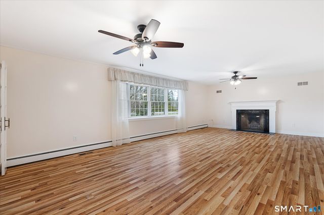 1 Maple Lane, Thompson, CT 06277