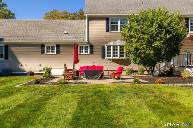 1 Maple Lane, Thompson, CT 06277