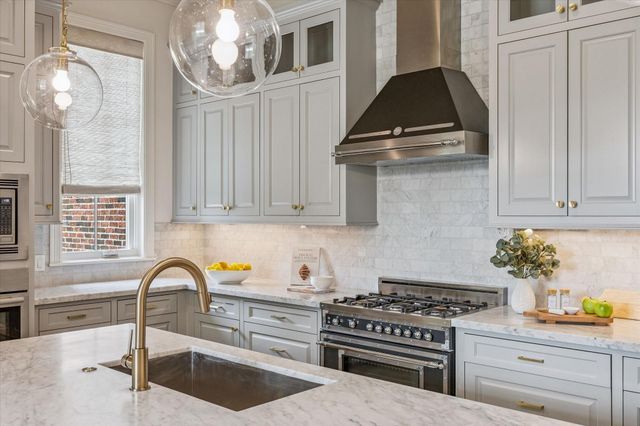415 Lovett Boulevard E, Houston, TX 77006