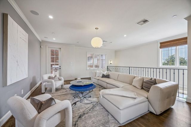 415 Lovett Boulevard E, Houston, TX 77006