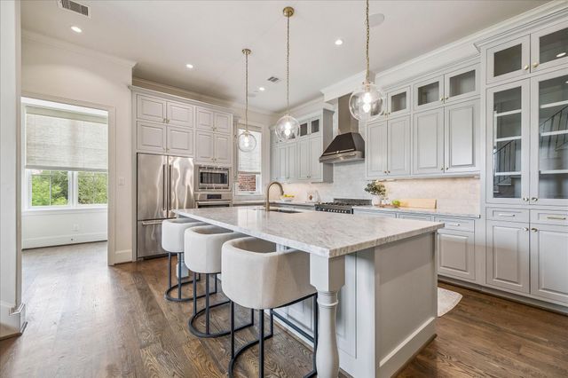 415 Lovett Boulevard E, Houston, TX 77006