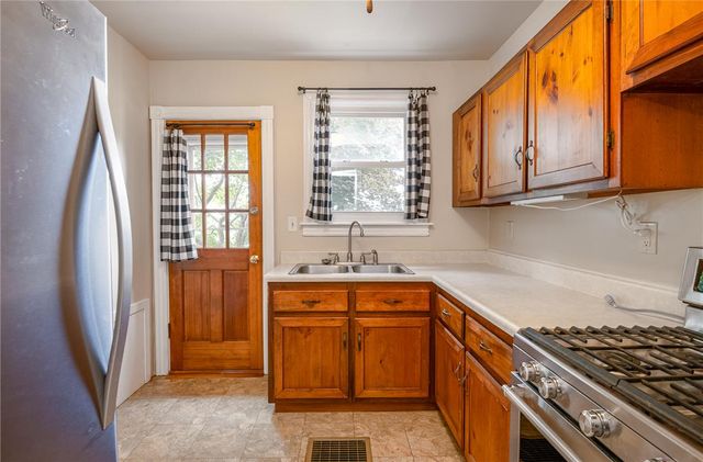 333 Crest Avenue, Bethlehem City, PA 18015