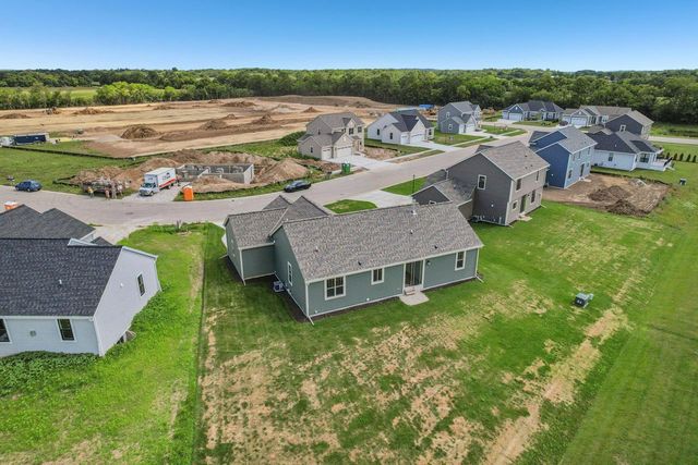 2707 Mapleton AVENUE, East Troy, WI 53120