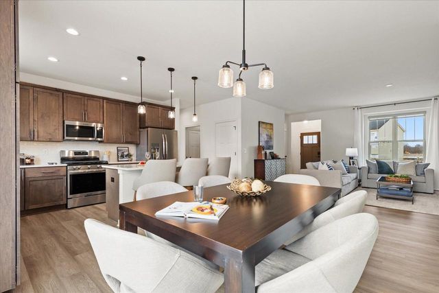 2707 Mapleton AVENUE, East Troy, WI 53120