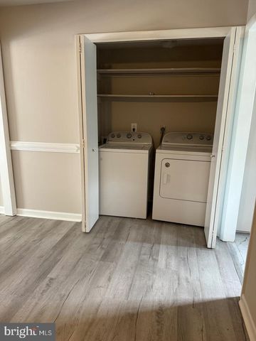1423 DANDRIDGE ST #B, Fredericksburg, VA 22401