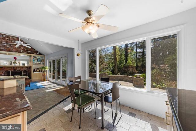 8 LOCKE CT, Ewing, NJ 08628