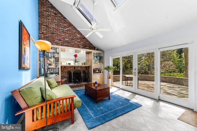 8 LOCKE CT, Ewing, NJ 08628