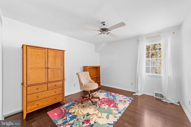 8 LOCKE CT, Ewing, NJ 08628