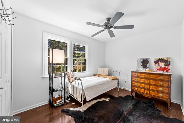 8 LOCKE CT, Ewing, NJ 08628