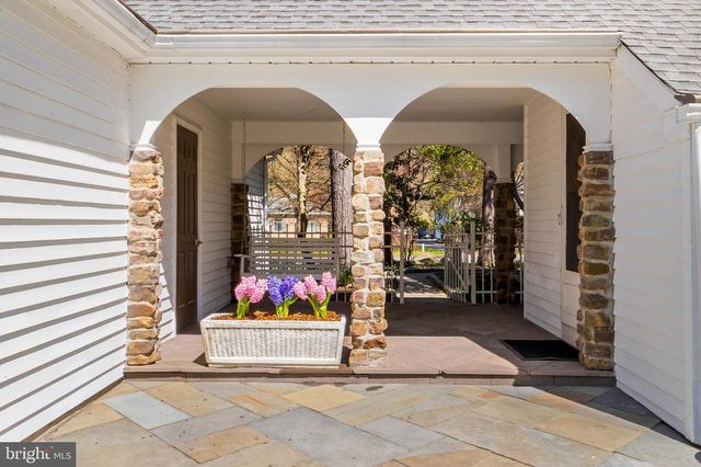 8 LOCKE CT, Ewing, NJ 08628