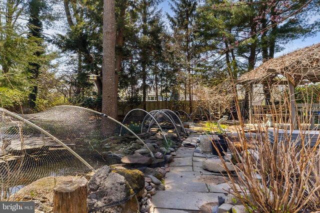 8 LOCKE CT, Ewing, NJ 08628