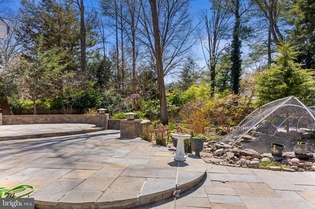 8 LOCKE CT, Ewing, NJ 08628