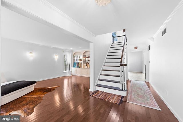 8 LOCKE CT, Ewing, NJ 08628