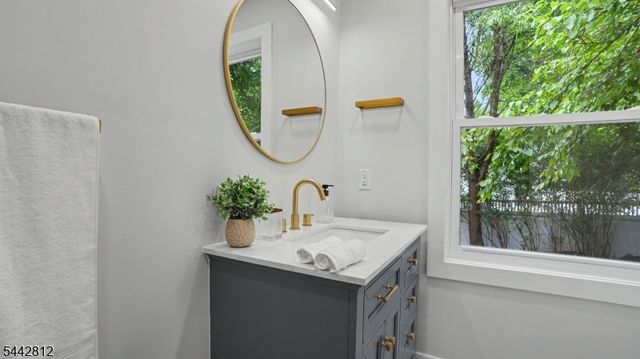 209 Columbia Ave, Cranford Twp., NJ 07016