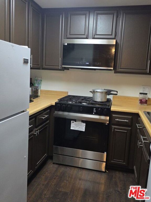 6825 Alabama Avenue 217, Canoga Park, CA 91303 — photo 3