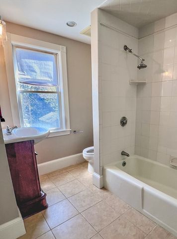 34 Lafayette St, Marblehead, MA 01945