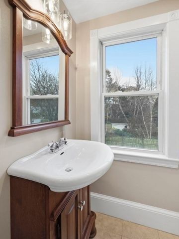 34 Lafayette St, Marblehead, MA 01945