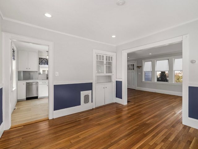 34 Lafayette St, Marblehead, MA 01945