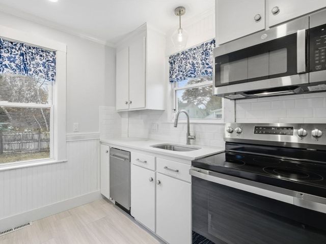 34 Lafayette St, Marblehead, MA 01945