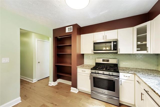 235 Barrington Drive E, Roswell, GA 30076