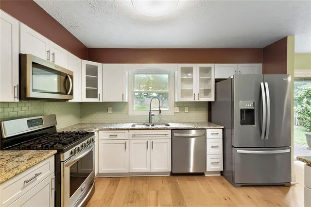 235 Barrington Drive E, Roswell, GA 30076