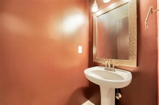 235 Barrington Drive E, Roswell, GA 30076