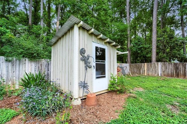 235 Barrington Drive E, Roswell, GA 30076