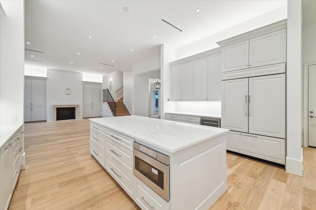 2711 Eastgrove Lane, Houston, TX 77027