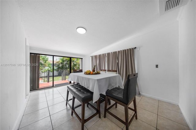 661 E 7th St, Hialeah, FL 33010