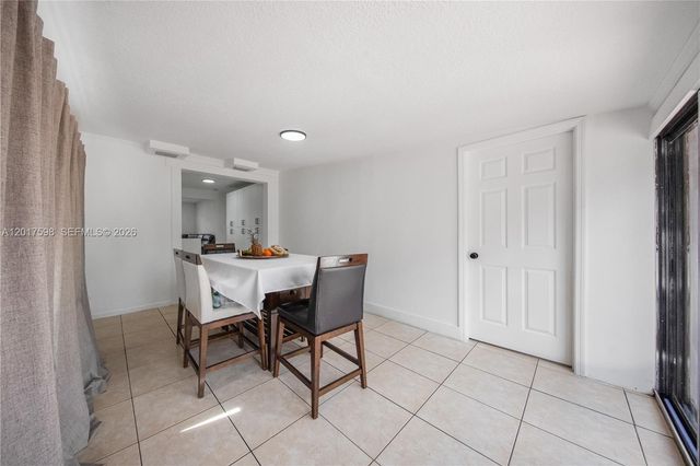 661 E 7th St, Hialeah, FL 33010