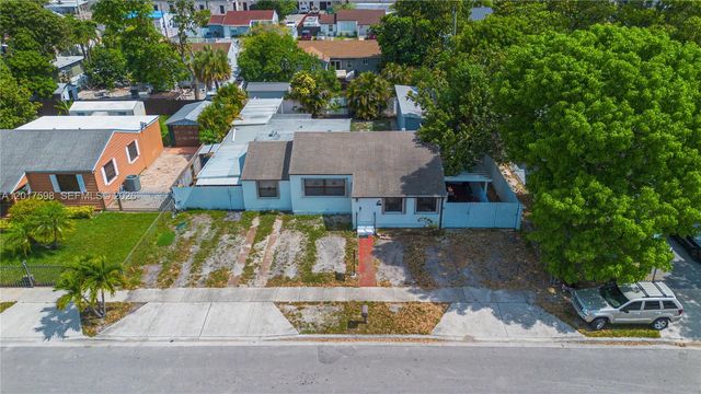 661 E 7th St, Hialeah, FL 33010