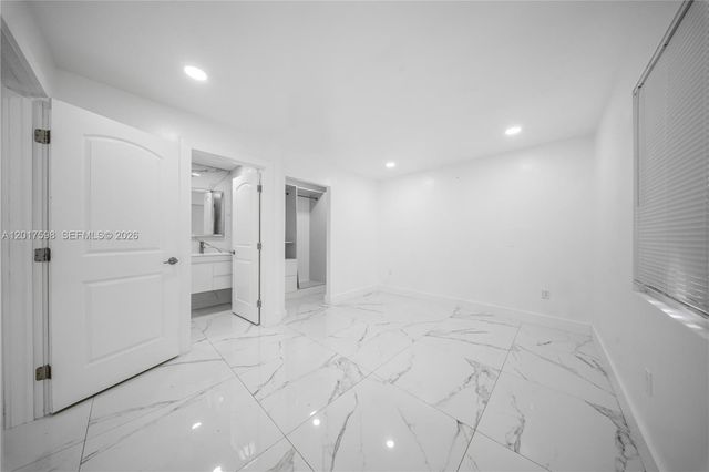 661 E 7th St, Hialeah, FL 33010