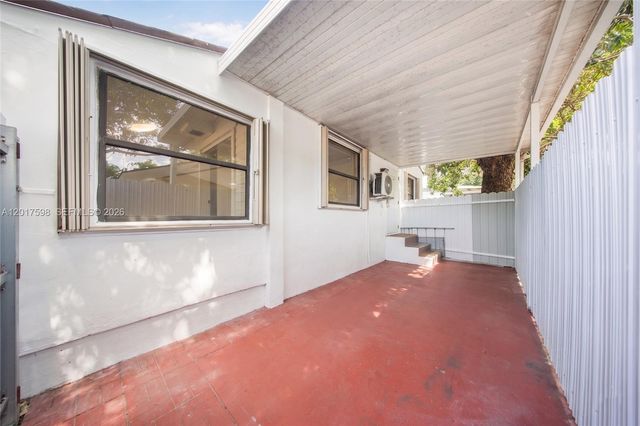 661 E 7th St, Hialeah, FL 33010