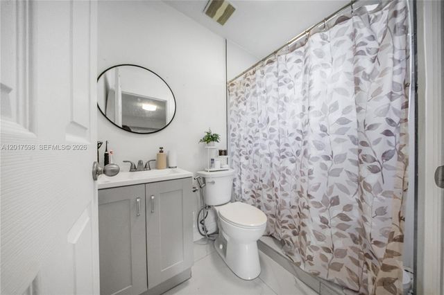 661 E 7th St, Hialeah, FL 33010