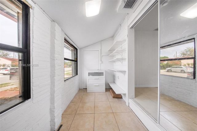 661 E 7th St, Hialeah, FL 33010