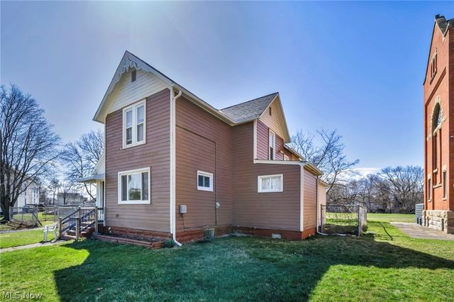 1552 Reid Avenue, Lorain, OH 44052