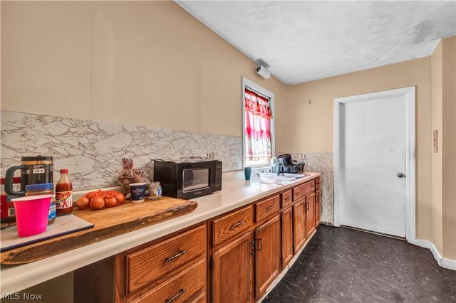 1552 Reid Avenue, Lorain, OH 44052