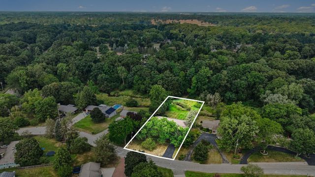 1926 Greenbriar Drive, Portage City, MI 49024
