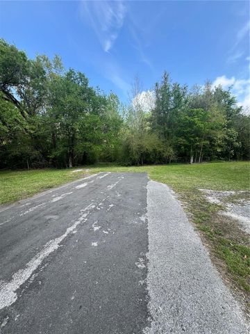 9155 PARRISH AVENUE, Brooksville, FL 34601