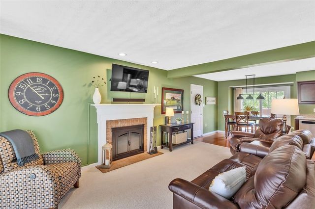 312 Valerie Dr, Cranberry Twp, PA 16066