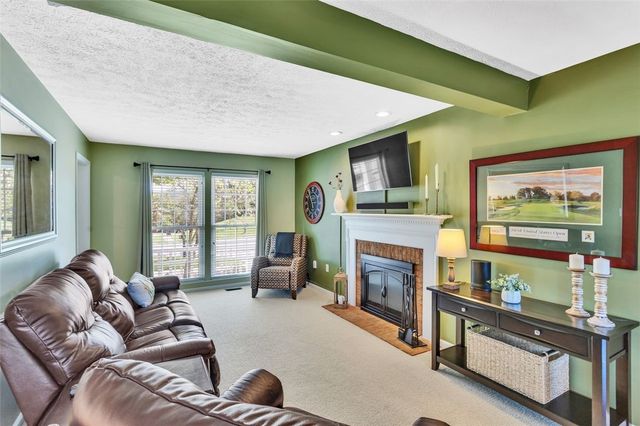 312 Valerie Dr, Cranberry Twp, PA 16066