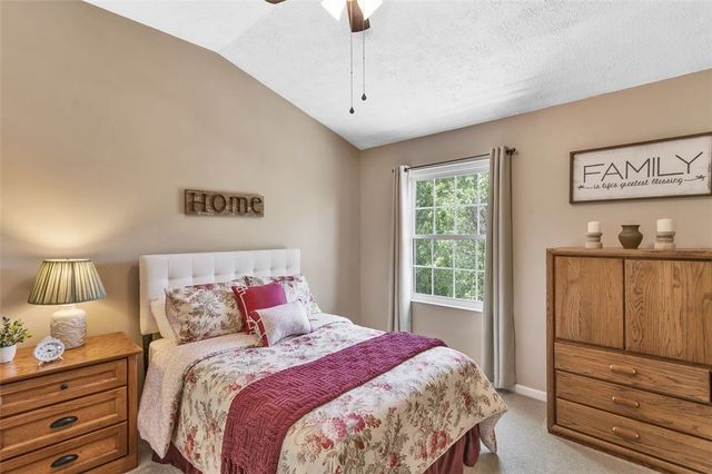 312 Valerie Dr, Cranberry Twp, PA 16066