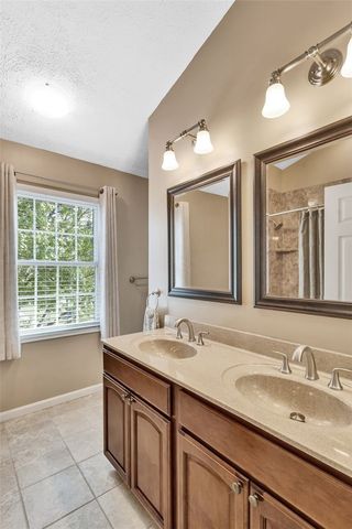 312 Valerie Dr, Cranberry Twp, PA 16066