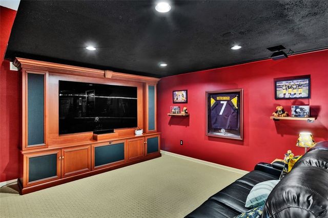 312 Valerie Dr, Cranberry Twp, PA 16066